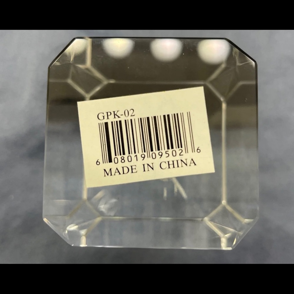 Crystal Glass 3D/Angel Paperweight - Picture 6 of 6